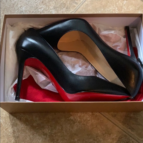 Christian Louboutin - Picture 3 of 13